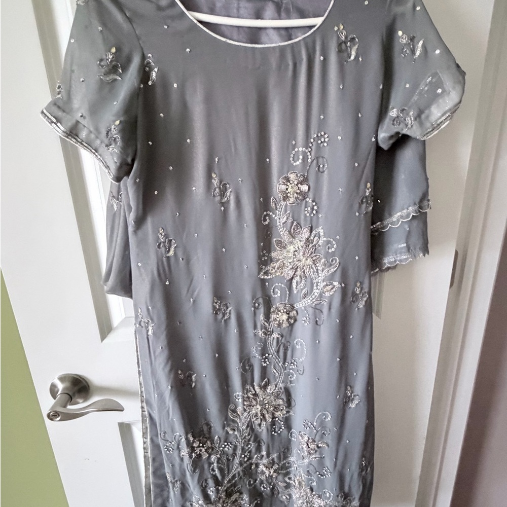 Elegant Gray Embellished Shalwar kameez with rhinestones and embroidery.